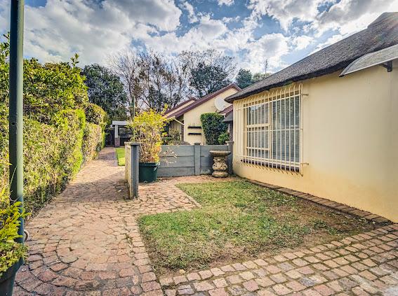 9 Bedroom Property for Sale in Brackenhurst Gauteng