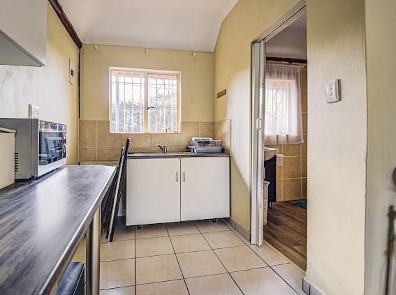 9 Bedroom Property for Sale in Brackenhurst Gauteng