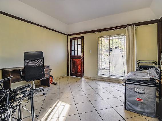 9 Bedroom Property for Sale in Brackenhurst Gauteng