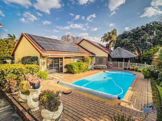 9 Bedroom Property for Sale in Brackenhurst Gauteng