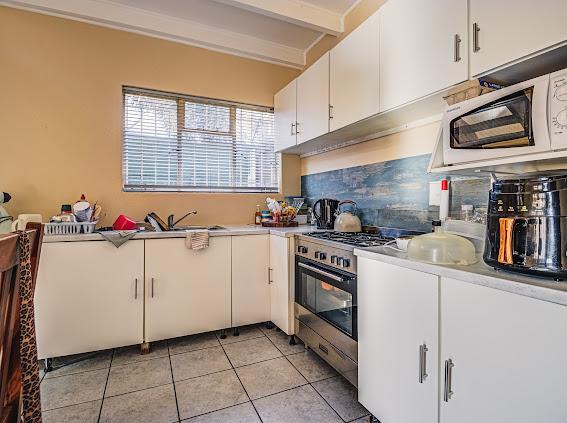 9 Bedroom Property for Sale in Brackenhurst Gauteng