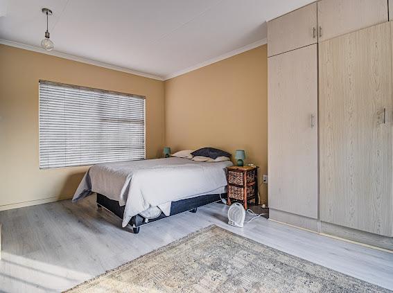 9 Bedroom Property for Sale in Brackenhurst Gauteng