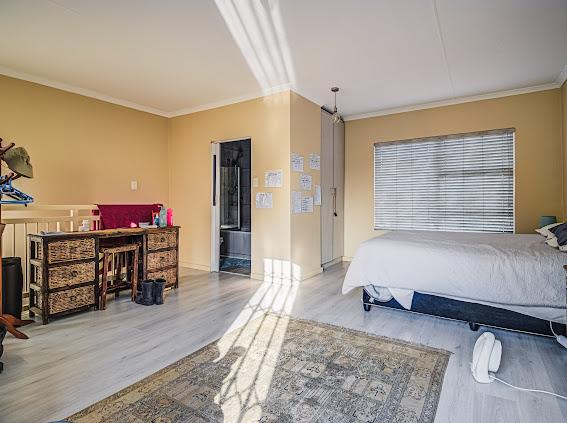 9 Bedroom Property for Sale in Brackenhurst Gauteng