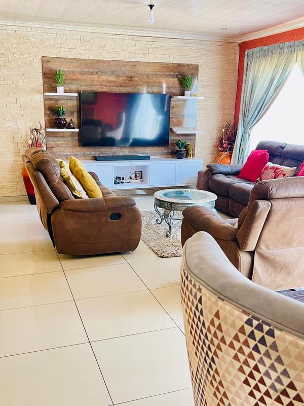 4 Bedroom Property for Sale in Vosloorus Gauteng