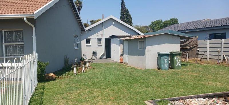 4 Bedroom Property for Sale in Brackenhurst Gauteng