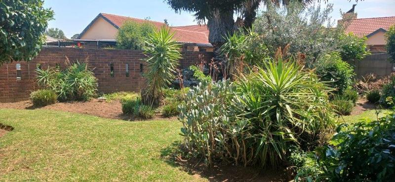 4 Bedroom Property for Sale in Brackenhurst Gauteng