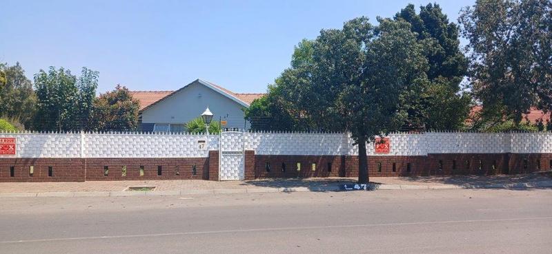 4 Bedroom Property for Sale in Brackenhurst Gauteng