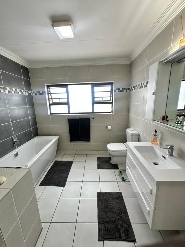 3 Bedroom Property for Sale in Brackenhurst Gauteng