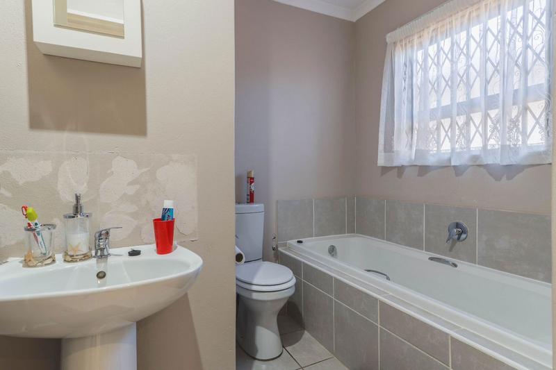 3 Bedroom Property for Sale in Dawn Park Gauteng