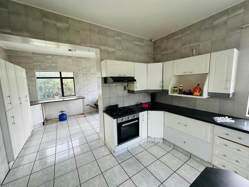 10 Bedroom Property for Sale in Delville Gauteng