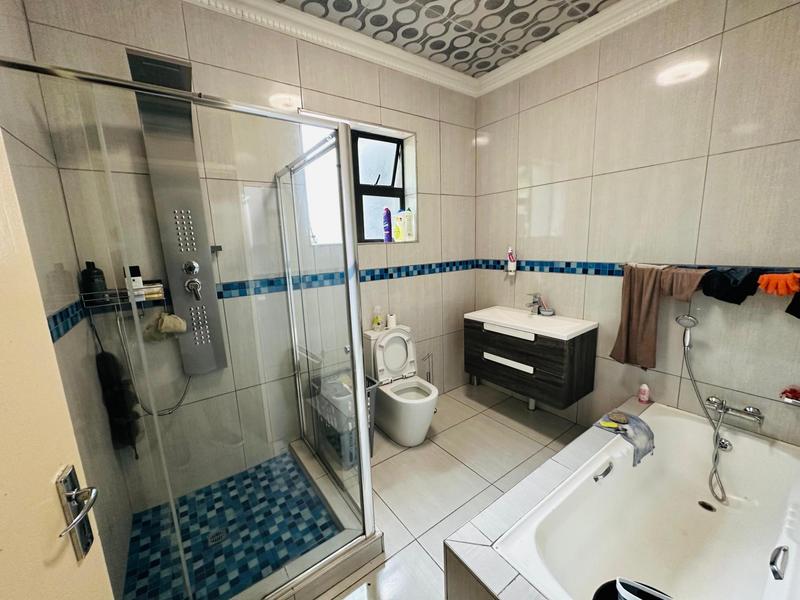 10 Bedroom Property for Sale in Delville Gauteng