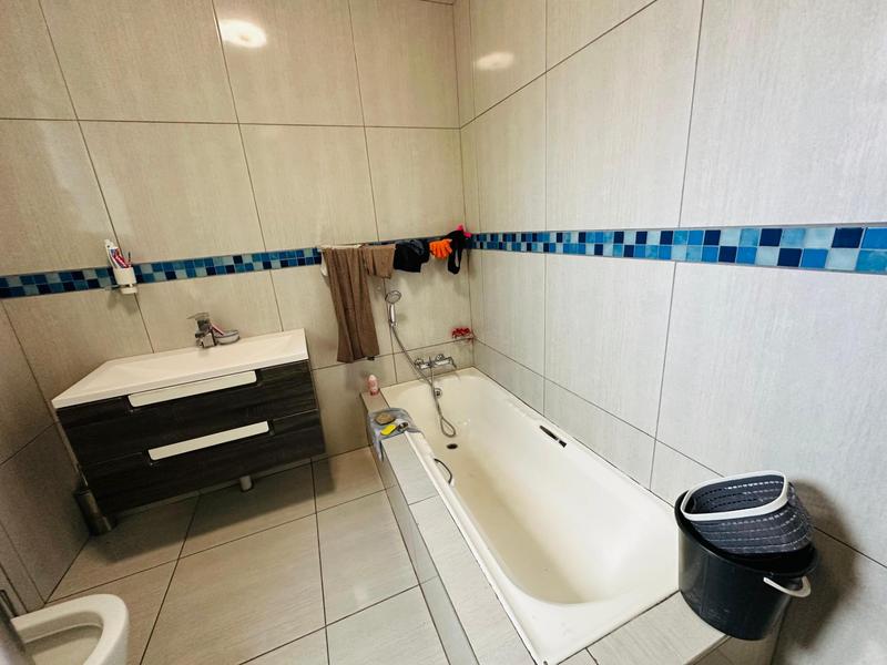 10 Bedroom Property for Sale in Delville Gauteng