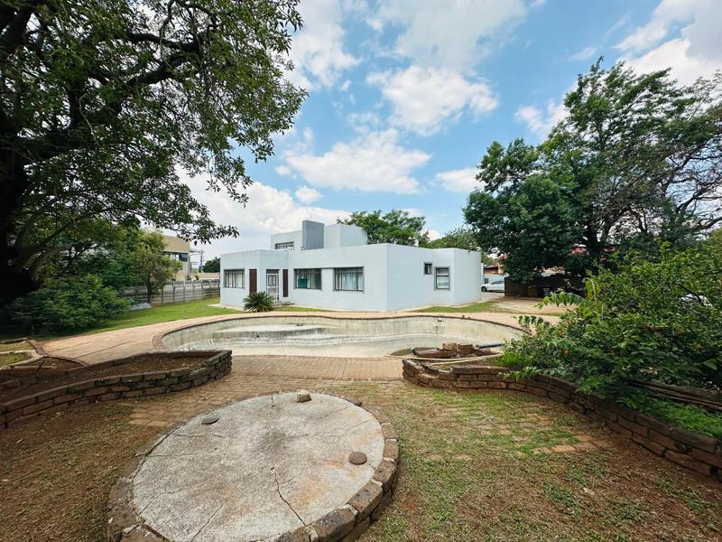 10 Bedroom Property for Sale in Delville Gauteng