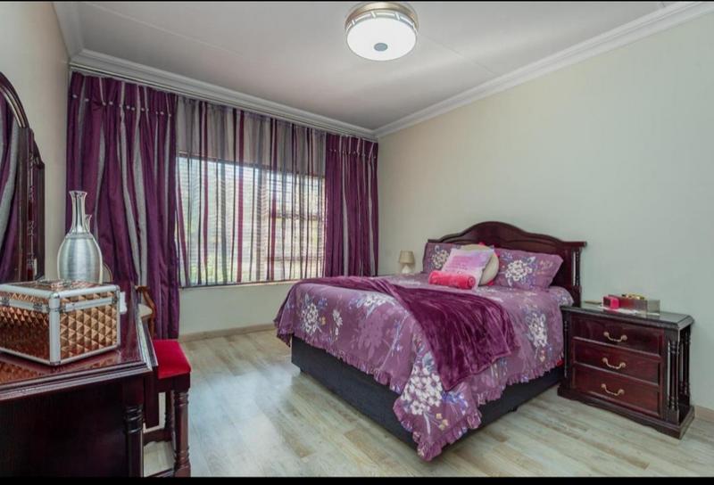 6 Bedroom Property for Sale in Lambton Gauteng