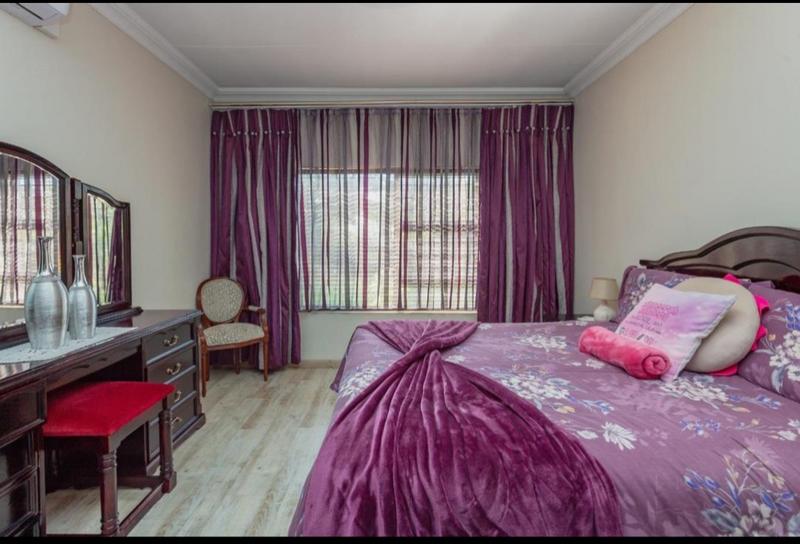 6 Bedroom Property for Sale in Lambton Gauteng