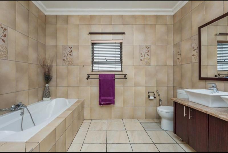 6 Bedroom Property for Sale in Lambton Gauteng