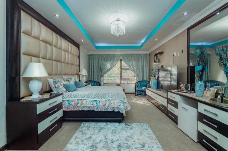 6 Bedroom Property for Sale in Lambton Gauteng