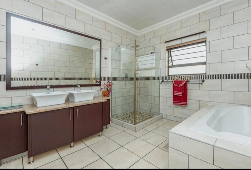 6 Bedroom Property for Sale in Lambton Gauteng