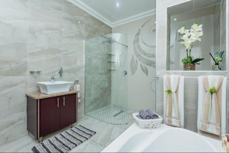 6 Bedroom Property for Sale in Lambton Gauteng