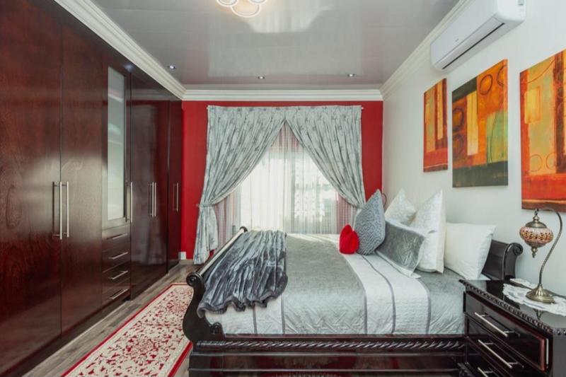 6 Bedroom Property for Sale in Lambton Gauteng