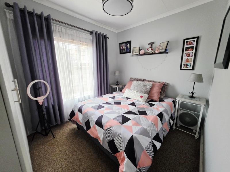 2 Bedroom Property for Sale in Pomona Gauteng