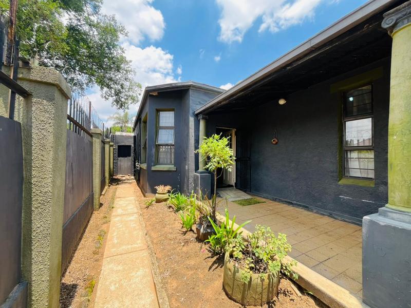 10 Bedroom Property for Sale in Kenilworth Gauteng