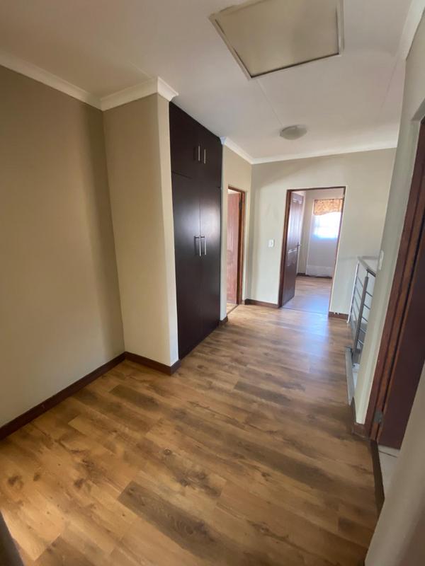 To Let 3 Bedroom Property for Rent in Glen Marais Gauteng
