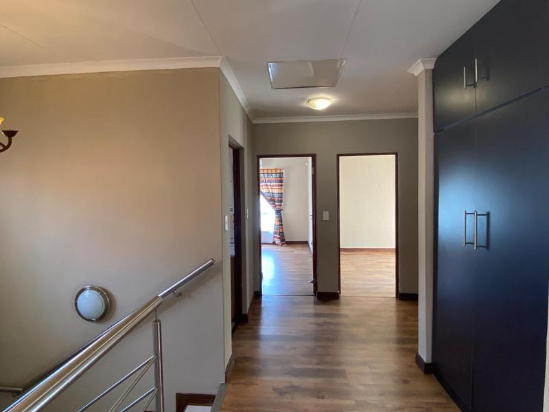 To Let 3 Bedroom Property for Rent in Glen Marais Gauteng