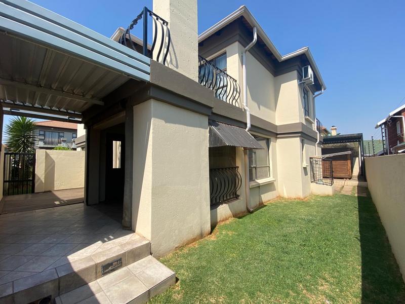 To Let 3 Bedroom Property for Rent in Glen Marais Gauteng