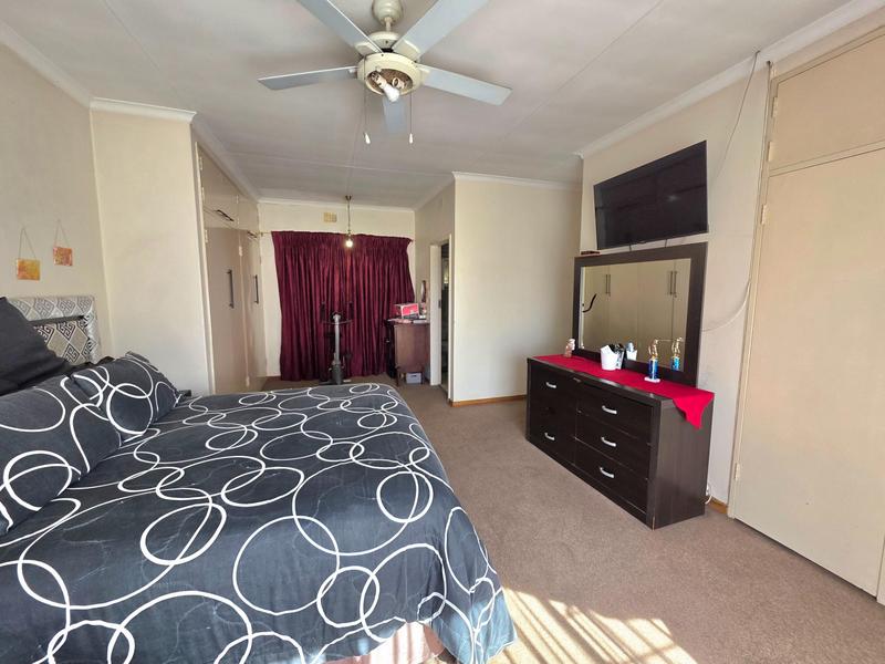 4 Bedroom Property for Sale in Freeway Park Gauteng