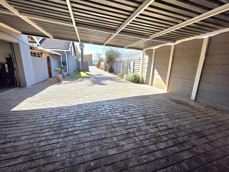 4 Bedroom Property for Sale in Freeway Park Gauteng