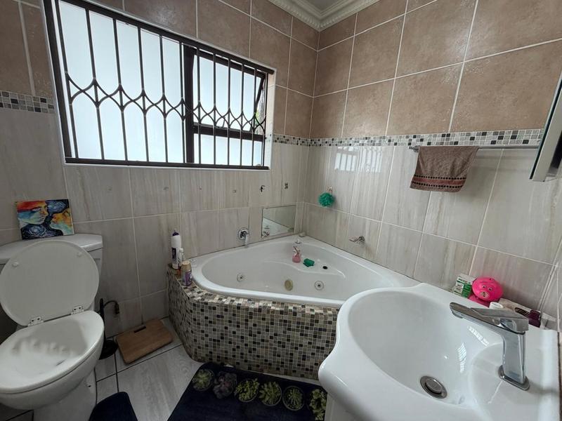 4 Bedroom Property for Sale in Sunair Park Gauteng