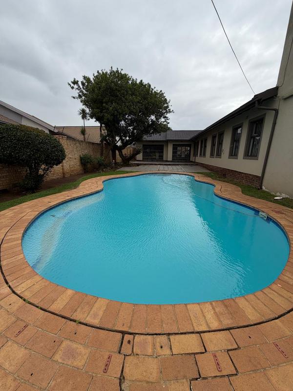 4 Bedroom Property for Sale in Sunair Park Gauteng