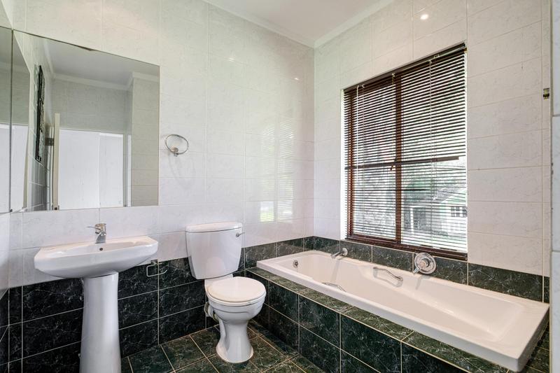 To Let 5 Bedroom Property for Rent in Dainfern Golf Estate Gauteng