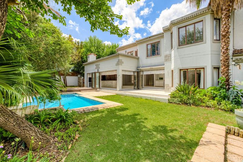 5 Bedroom Property for Sale in Dainfern Golf Estate Gauteng