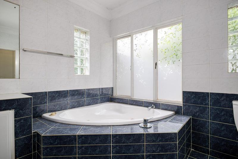 5 Bedroom Property for Sale in Dainfern Golf Estate Gauteng