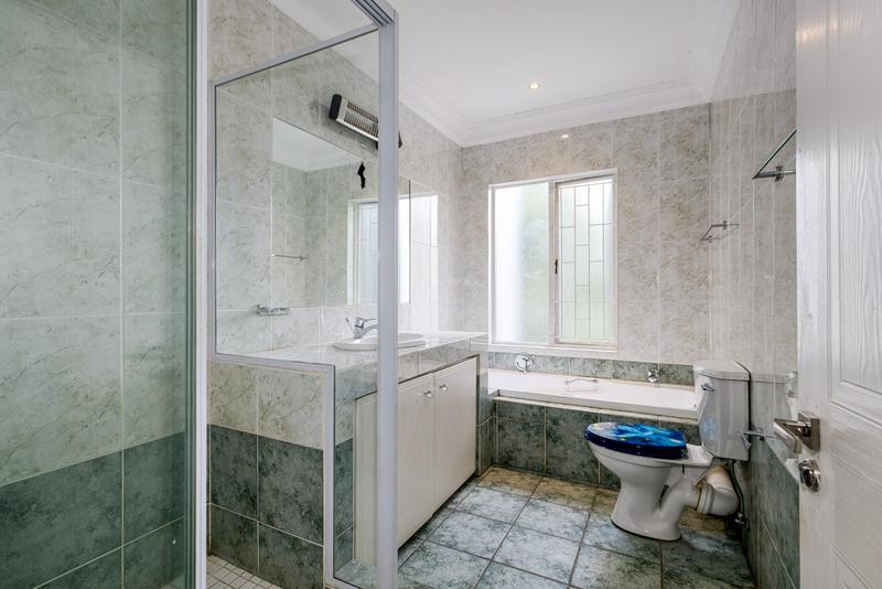 5 Bedroom Property for Sale in Dainfern Golf Estate Gauteng