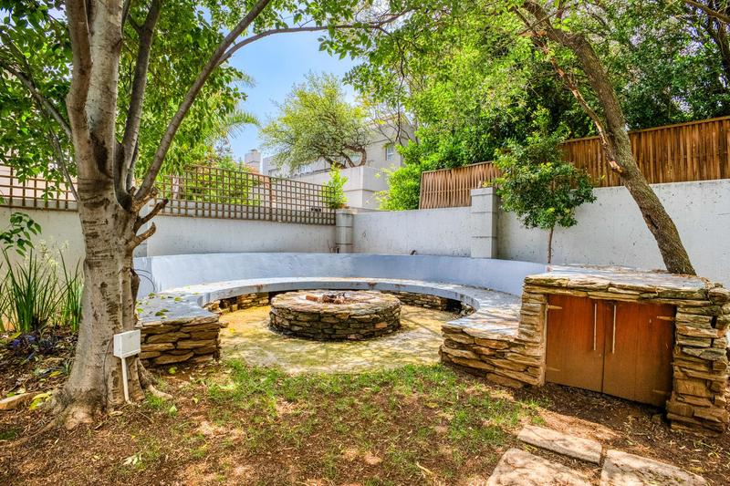 5 Bedroom Property for Sale in Dainfern Golf Estate Gauteng