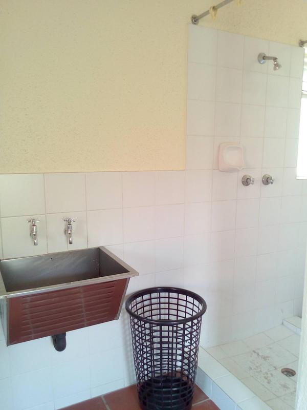 To Let 1 Bedroom Property for Rent in Vorna Valley Gauteng