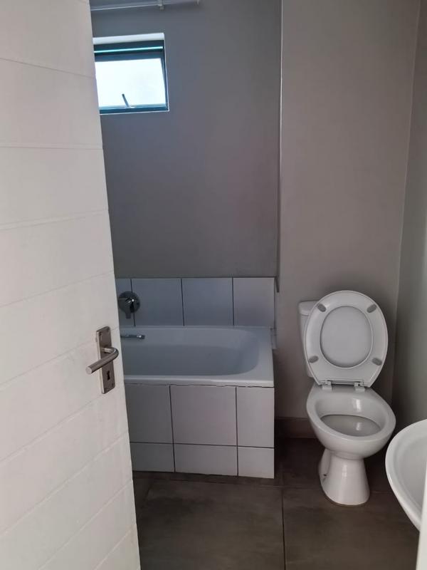 To Let 2 Bedroom Property for Rent in Noordwyk Gauteng