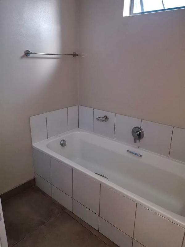 To Let 2 Bedroom Property for Rent in Noordwyk Gauteng
