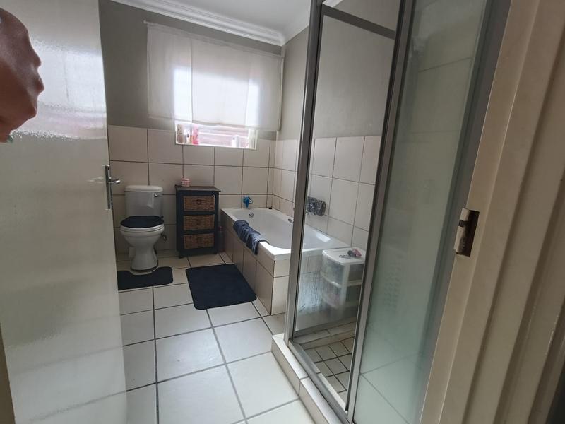To Let 2 Bedroom Property for Rent in Selection Park Gauteng