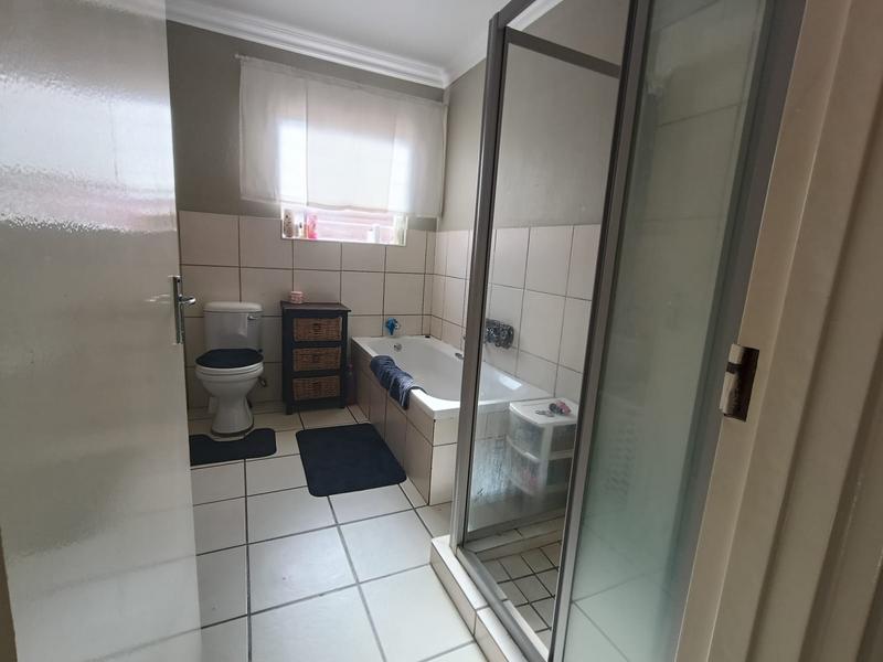 To Let 2 Bedroom Property for Rent in Selection Park Gauteng