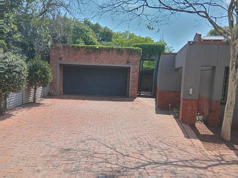 4 Bedroom Property for Sale in Eldoraigne Gauteng