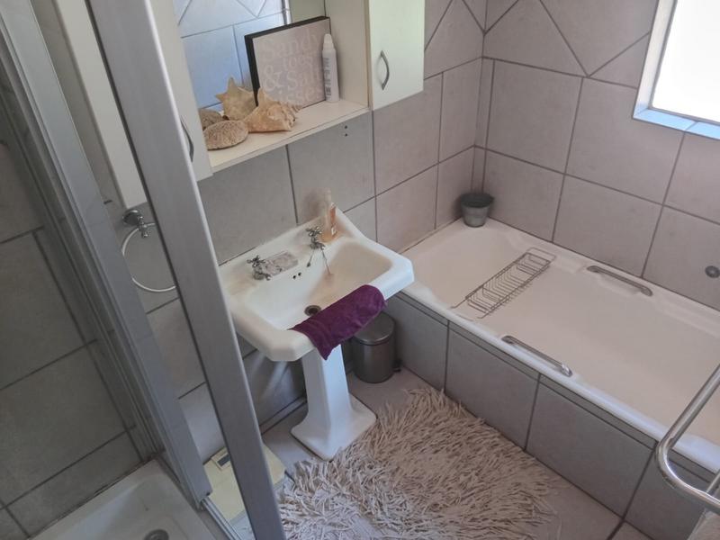 4 Bedroom Property for Sale in Eldoraigne Gauteng