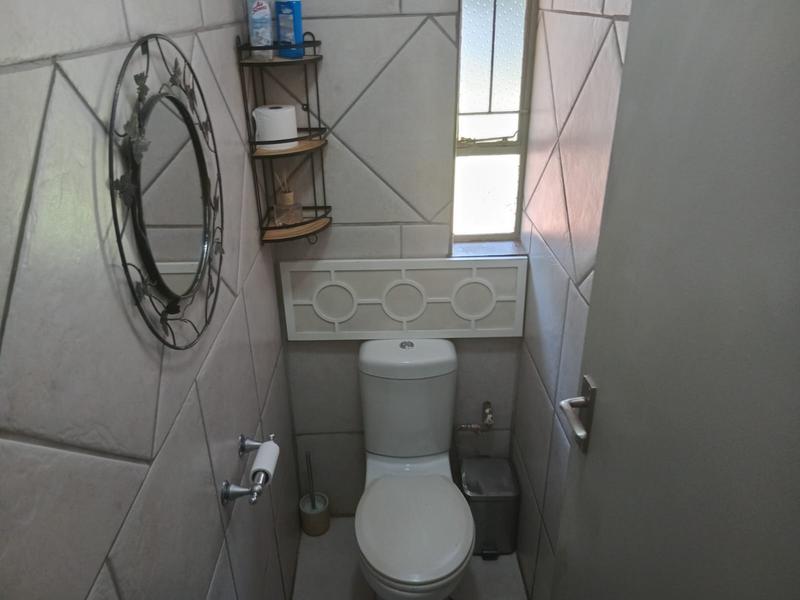 4 Bedroom Property for Sale in Eldoraigne Gauteng