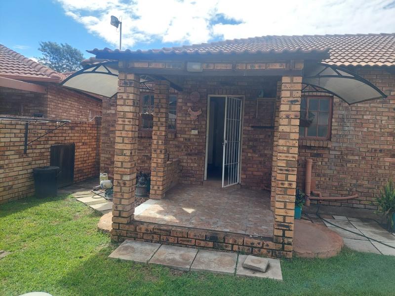 2 Bedroom Property for Sale in Greenhills Gauteng