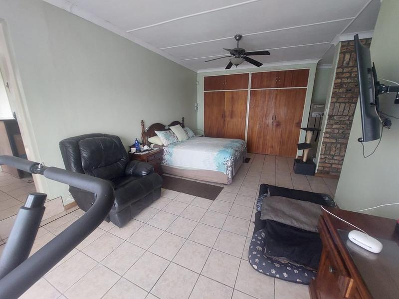 4 Bedroom Property for Sale in Randridge Ah Gauteng