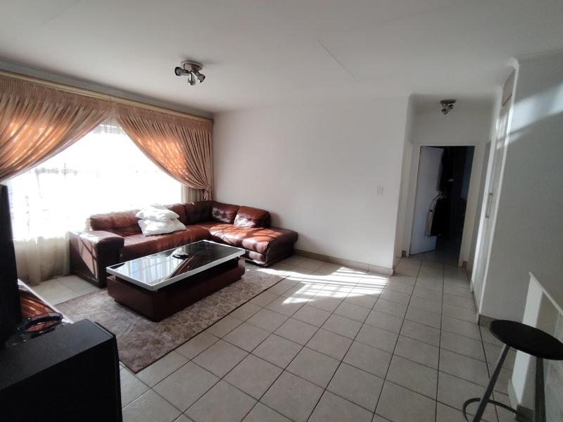 To Let 3 Bedroom Property for Rent in Monavoni Gauteng