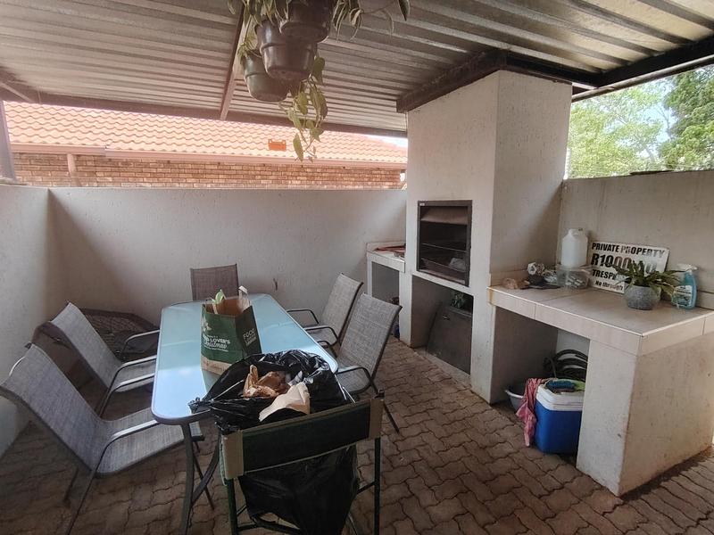 To Let 5 Bedroom Property for Rent in Wierda Park Gauteng